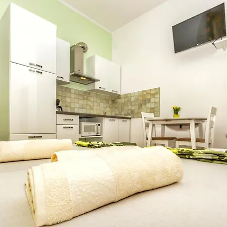 Oasis L&d Апартаменти Пула